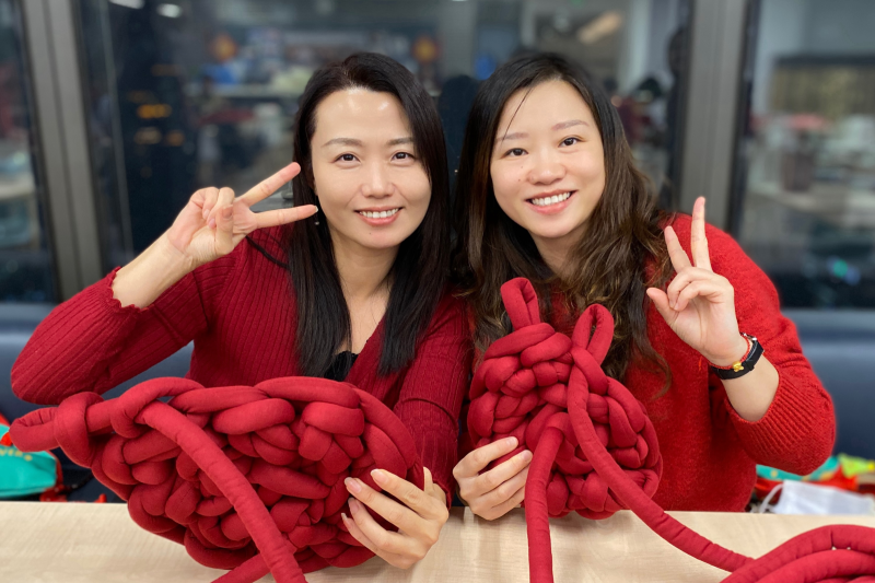 2023年12月，佳能（中國）工會舉辦多場圣誕暖冬手工活動－編織溫暖·蒲團坐墊